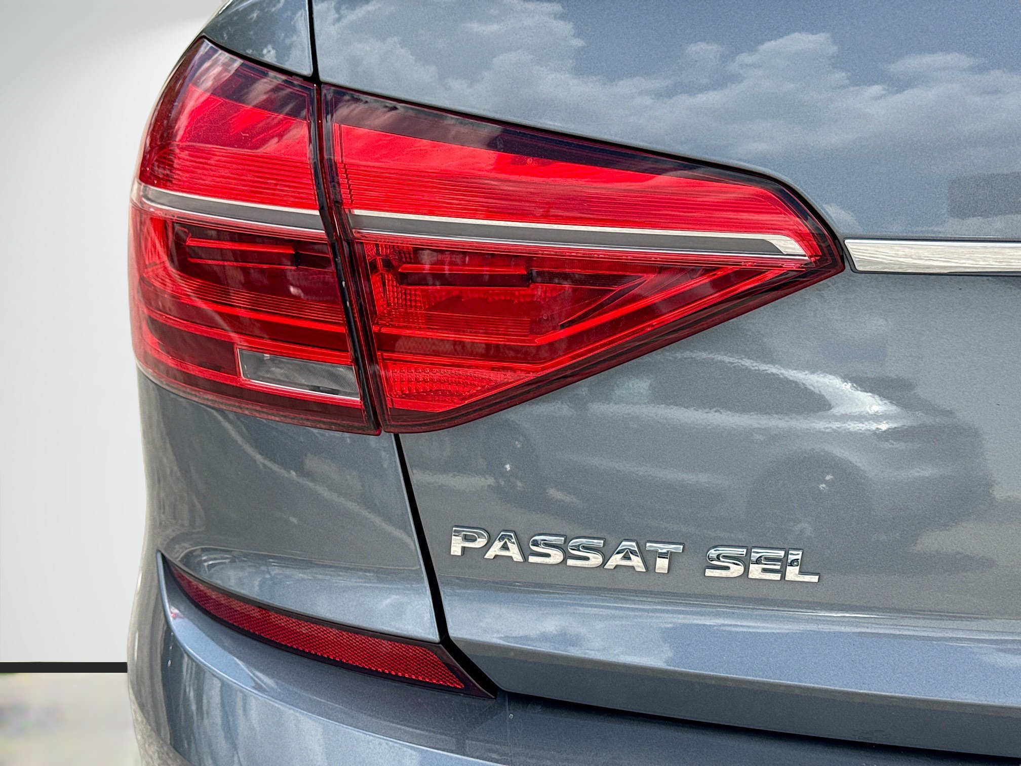 Used 2016 Volkswagen Passat 1.8T SEL Premium FWD image 10