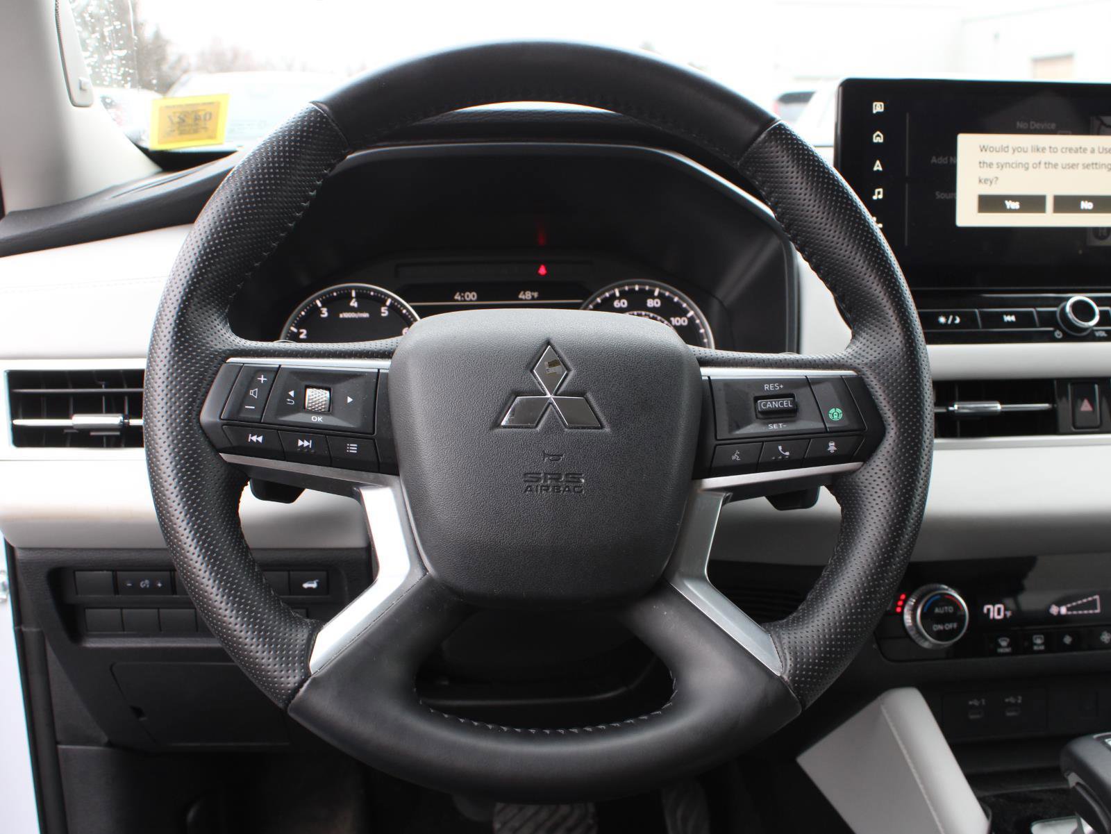 Used 2025 Mitsubishi Outlander SE AWD/4WD image 10