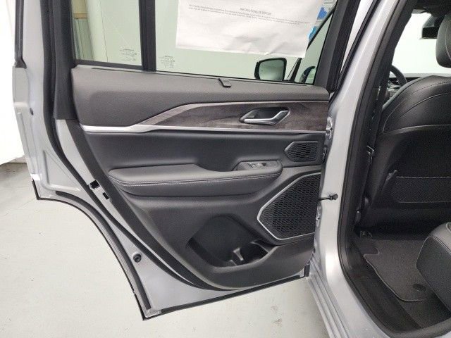 New 2024 Jeep Grand Cherokee Limited 4xe image 23