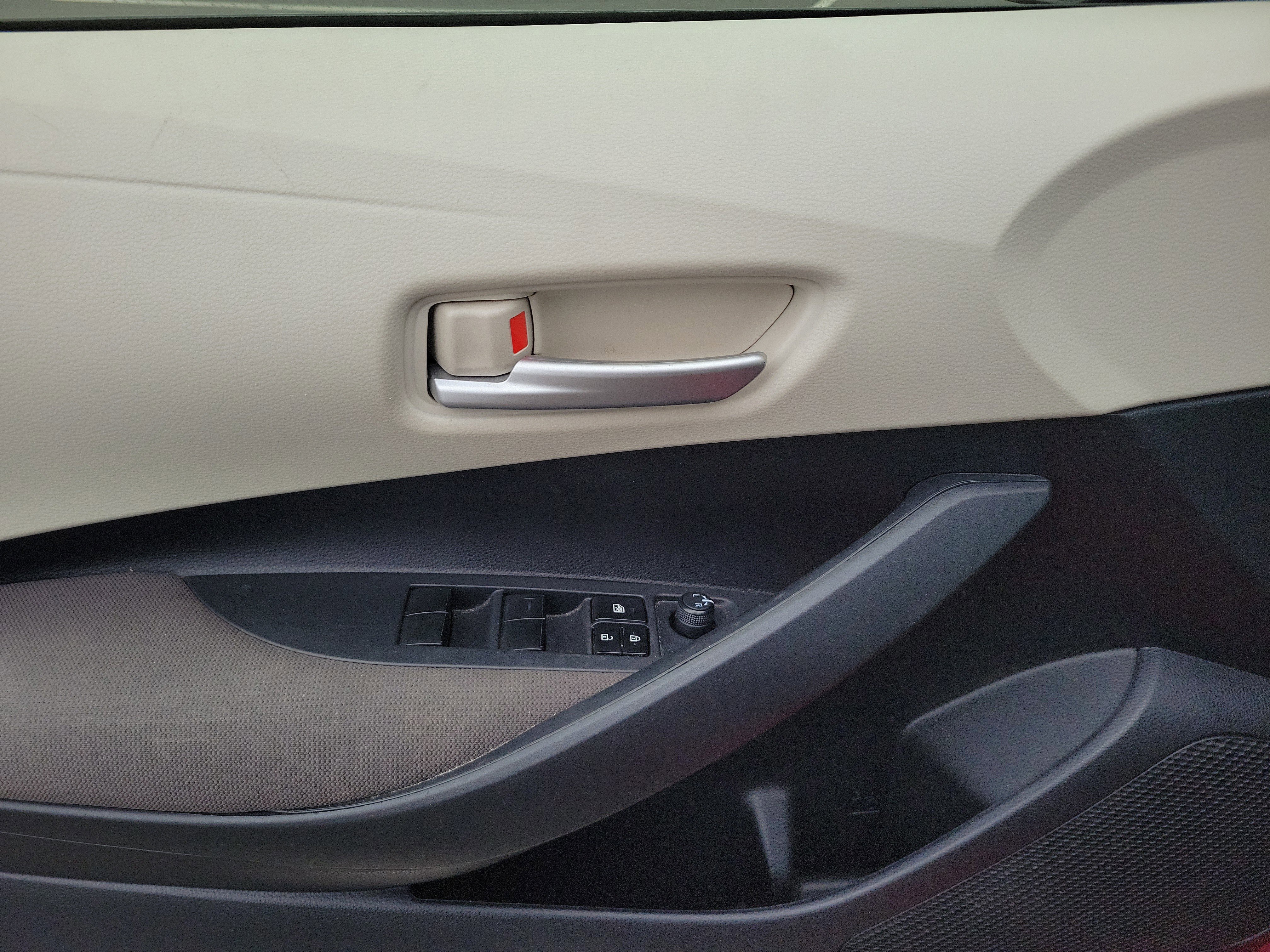 Used 2021 Toyota Corolla LE image 16