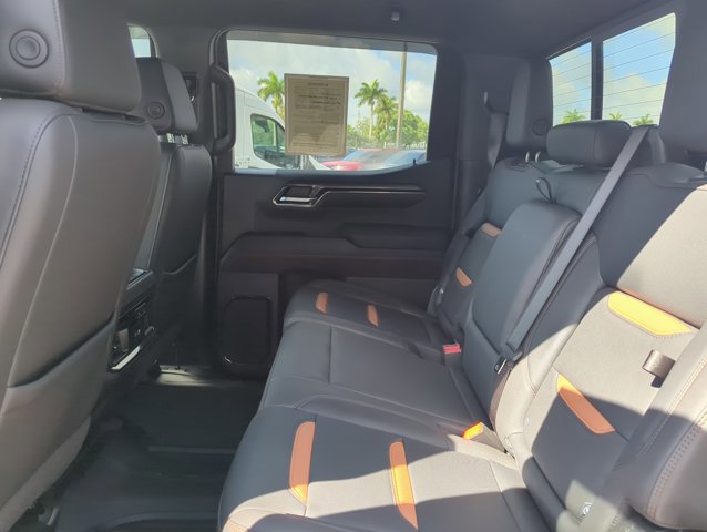 Used 2024 GMC Sierra 1500 AT4 w/ Technology Package AWD/4WD image 17