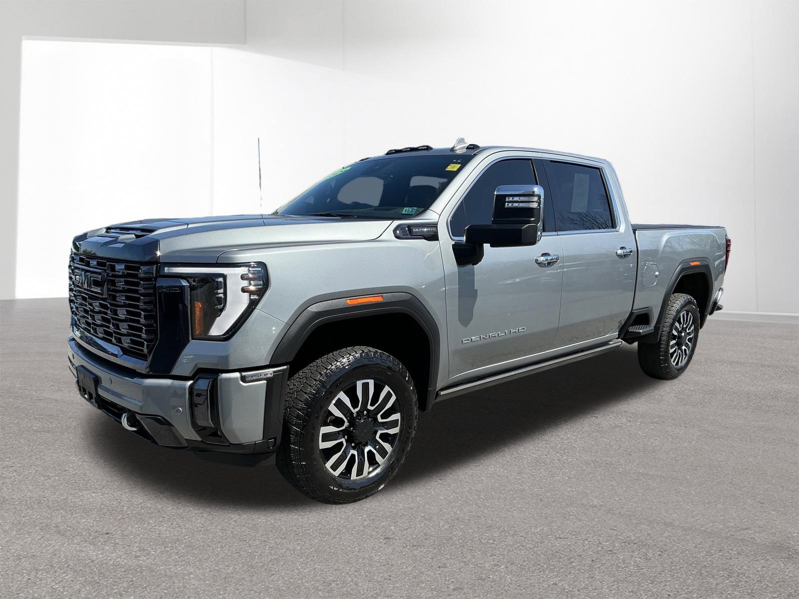 Used 2024 GMC Sierra 2500 Denali Ultimate AWD/4WD image 7