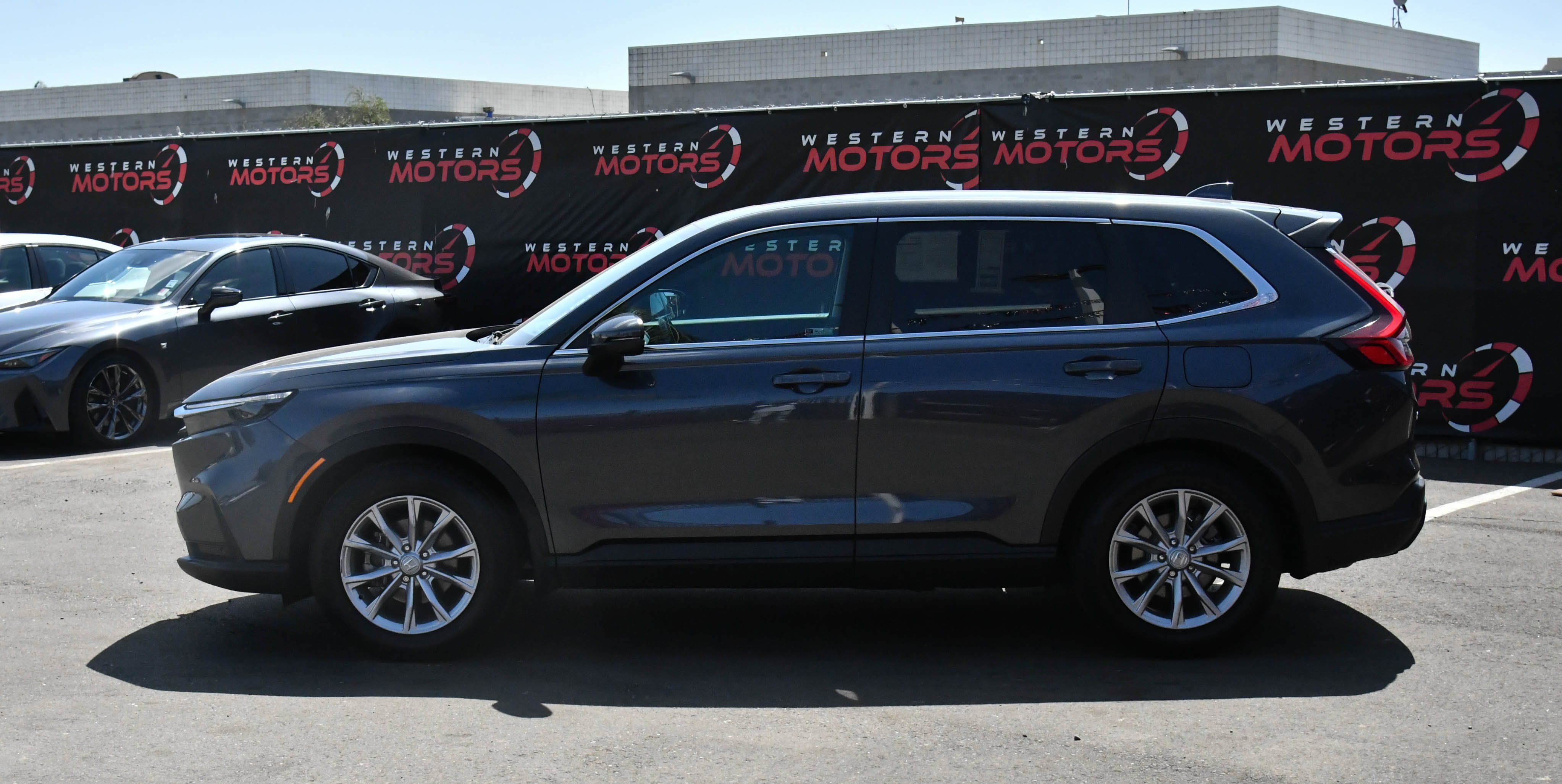 Used 2024 Honda CR-V EX-L image 4