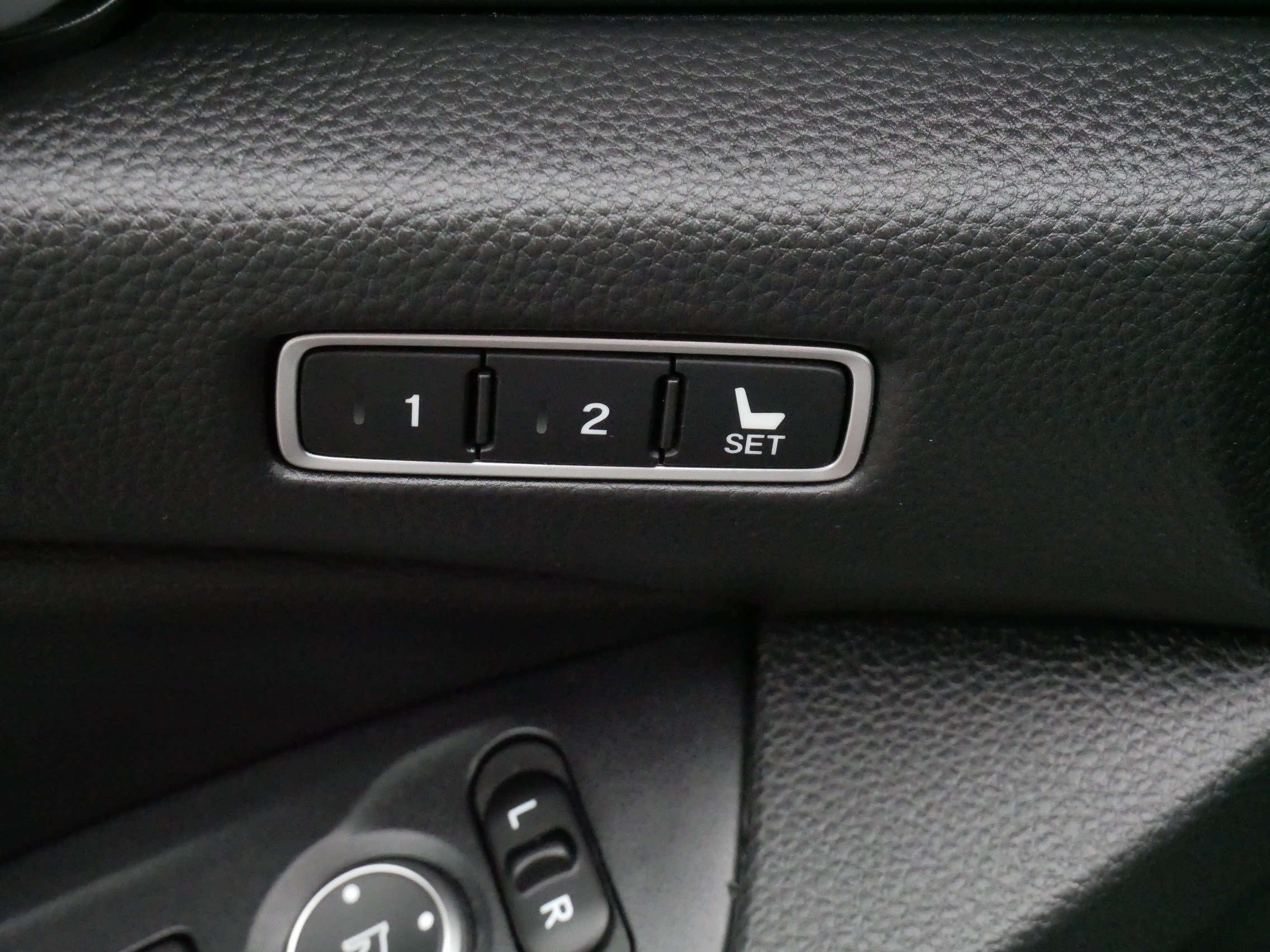 Used 2018 Honda Accord EX-L image 19