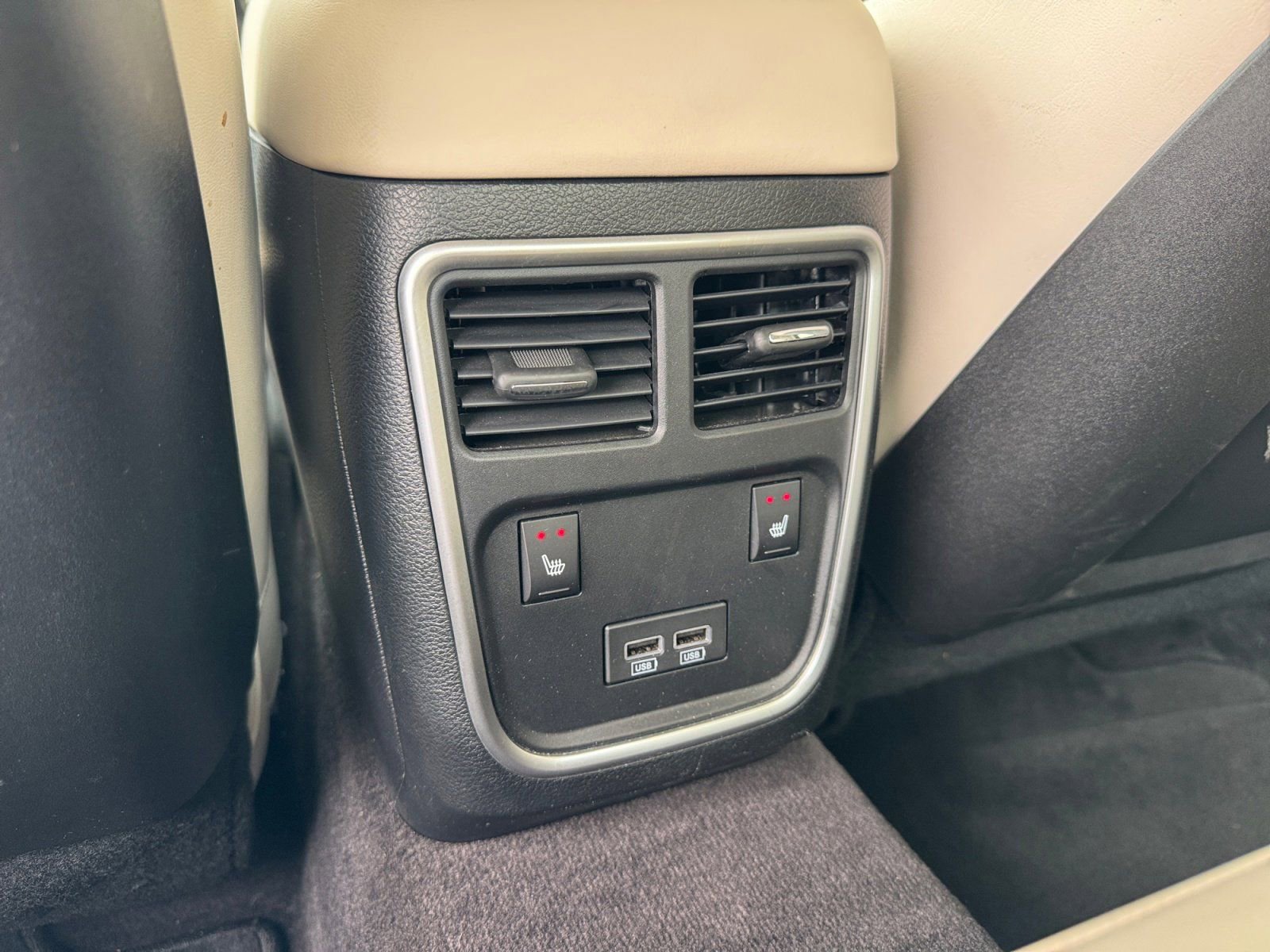 Used 2018 Chrysler 300 Limited w/ Harman/Kardon Audio Group image 17