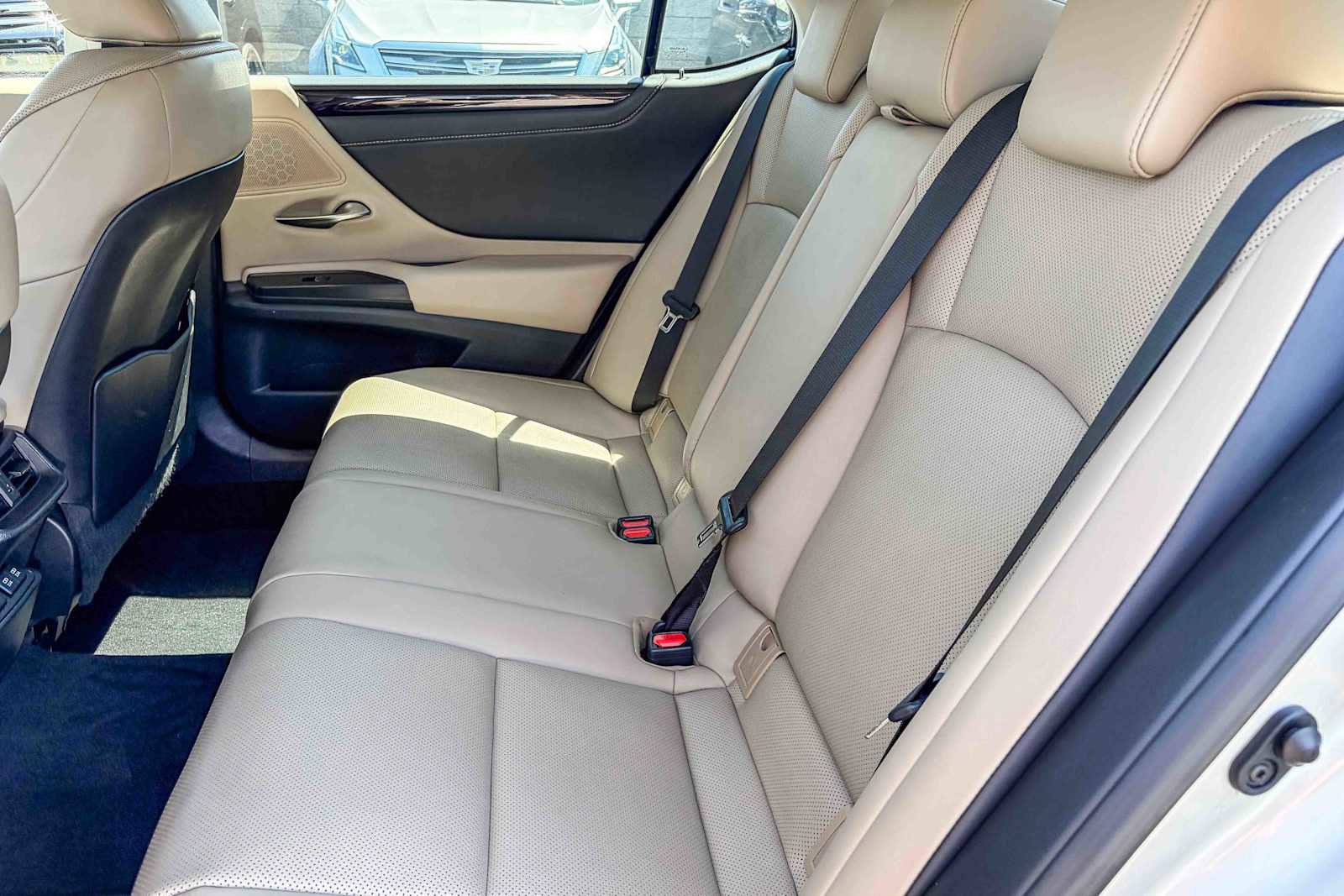 Used 2021 Lexus ES 300h w/ Premium Package FWD image 17