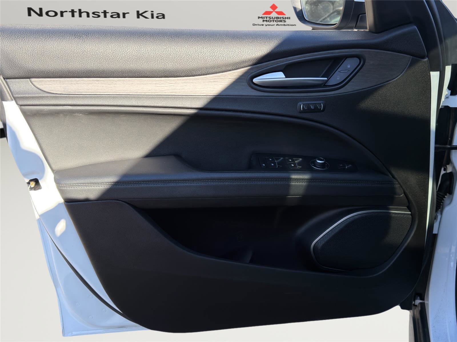 Used 2023 Alfa Romeo Stelvio Ti image 24