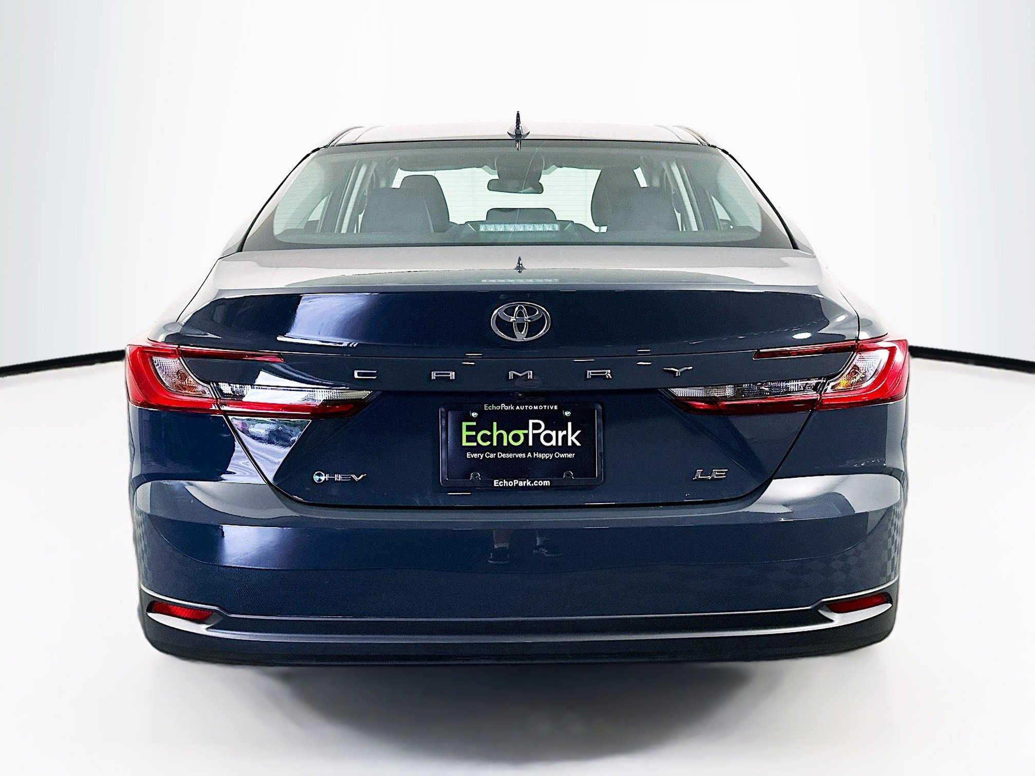 Used 2025 Toyota Camry LE image 7