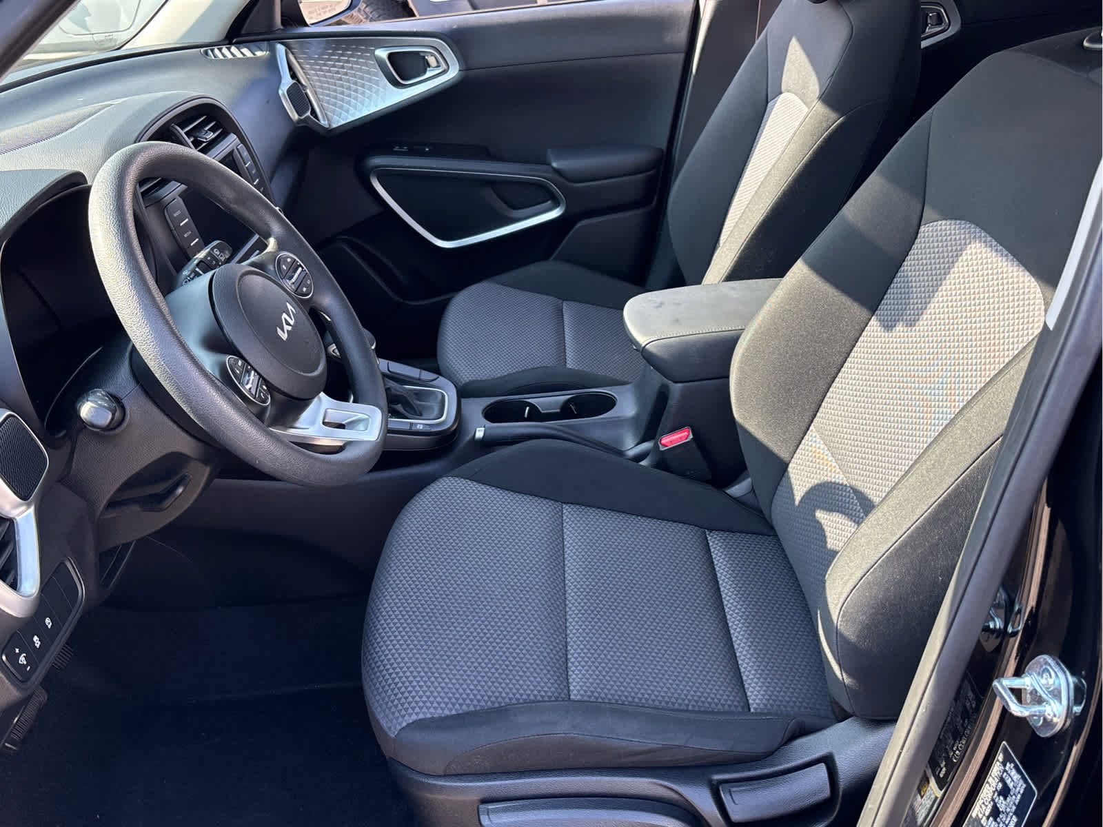 Used 2024 Kia Soul LX w/ Option Group 015 FWD image 8