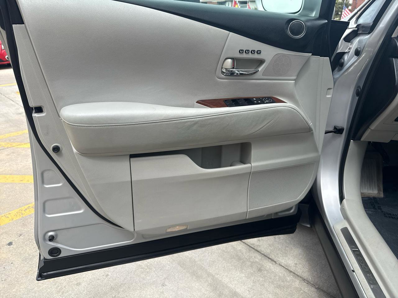 Used 2011 Lexus RX 350 2WD w/ Premium Pkg image 26