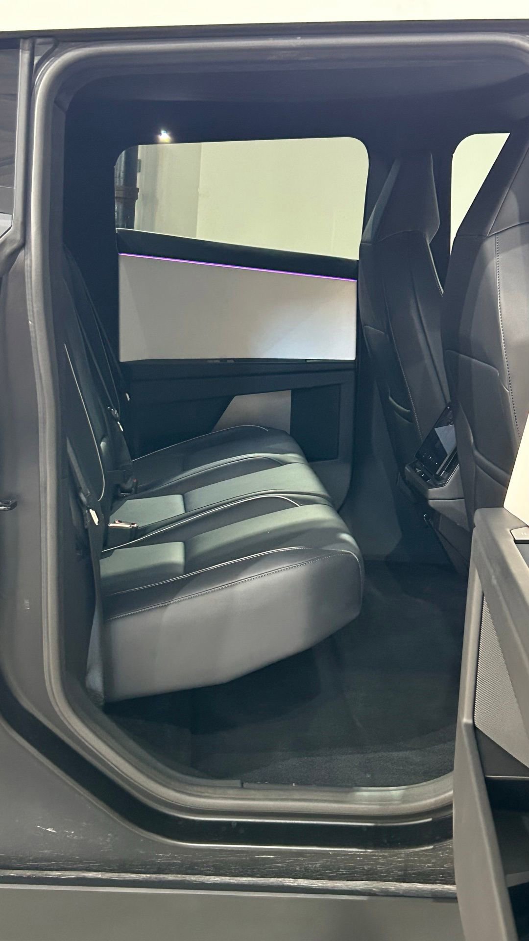 Used 2024 Tesla Cybertruck AWD Crew Cab image 62