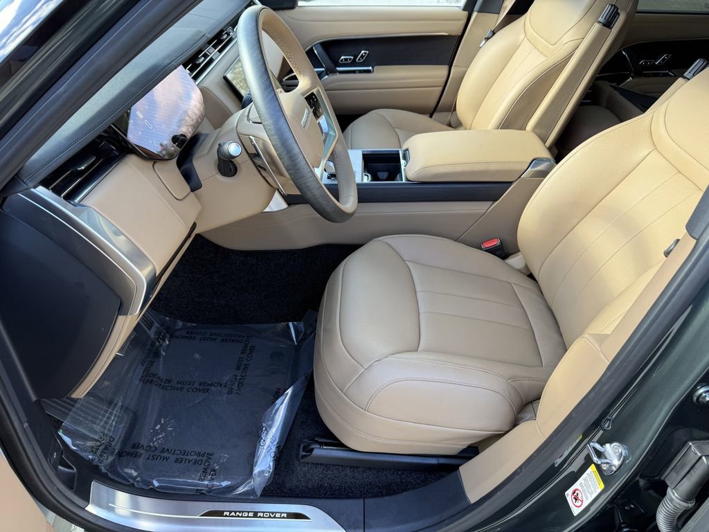 New 2025 Land Rover Range Rover Long Wheelbase SE image 9