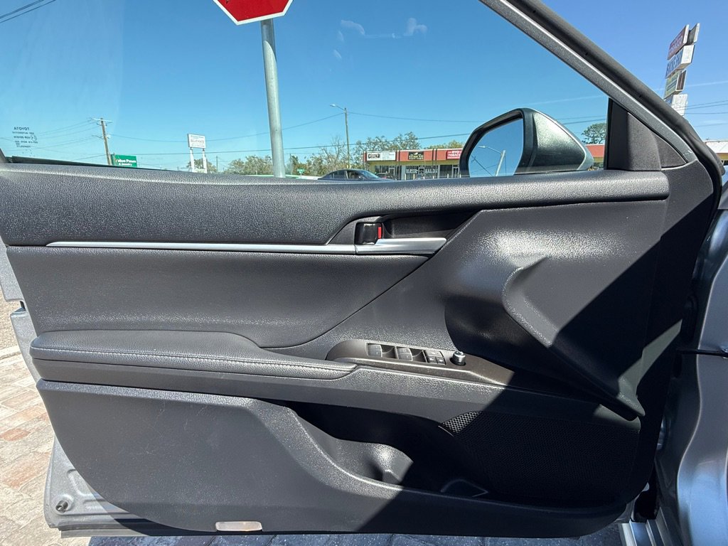 Used 2023 Toyota Camry XSE image 30