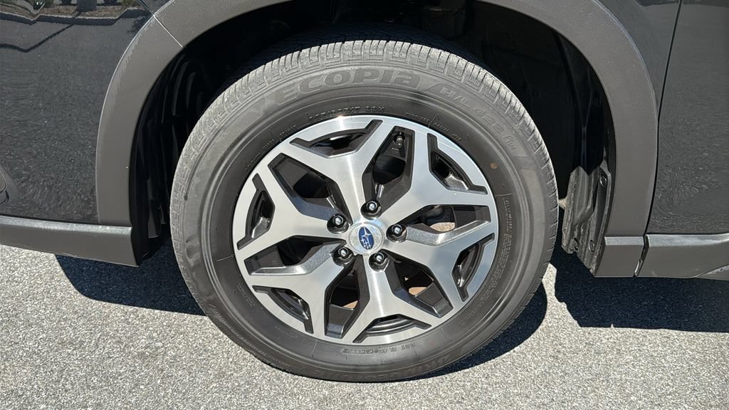 Certified 2023 Subaru Forester Premium AWD/4WD image 8