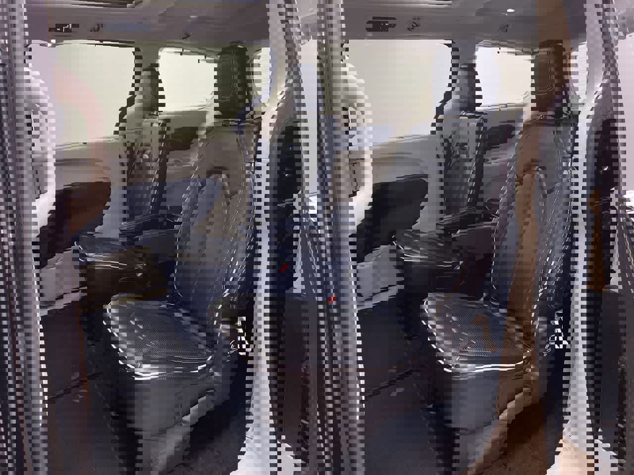 Used 2023 Chrysler Pacifica Limited image 17