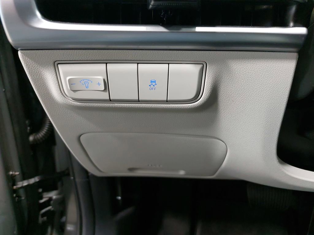 Certified 2025 Hyundai Tucson SE image 26