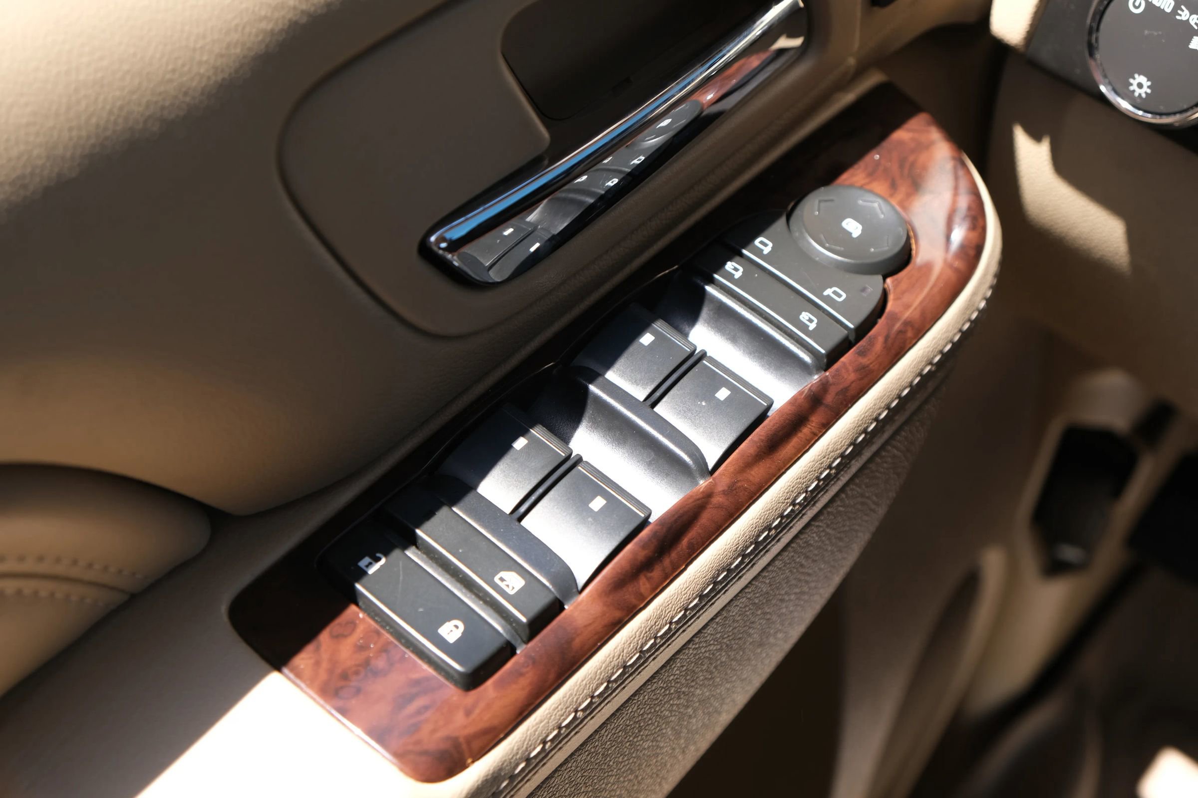 Used 2013 Cadillac Escalade EXT Premium image 37