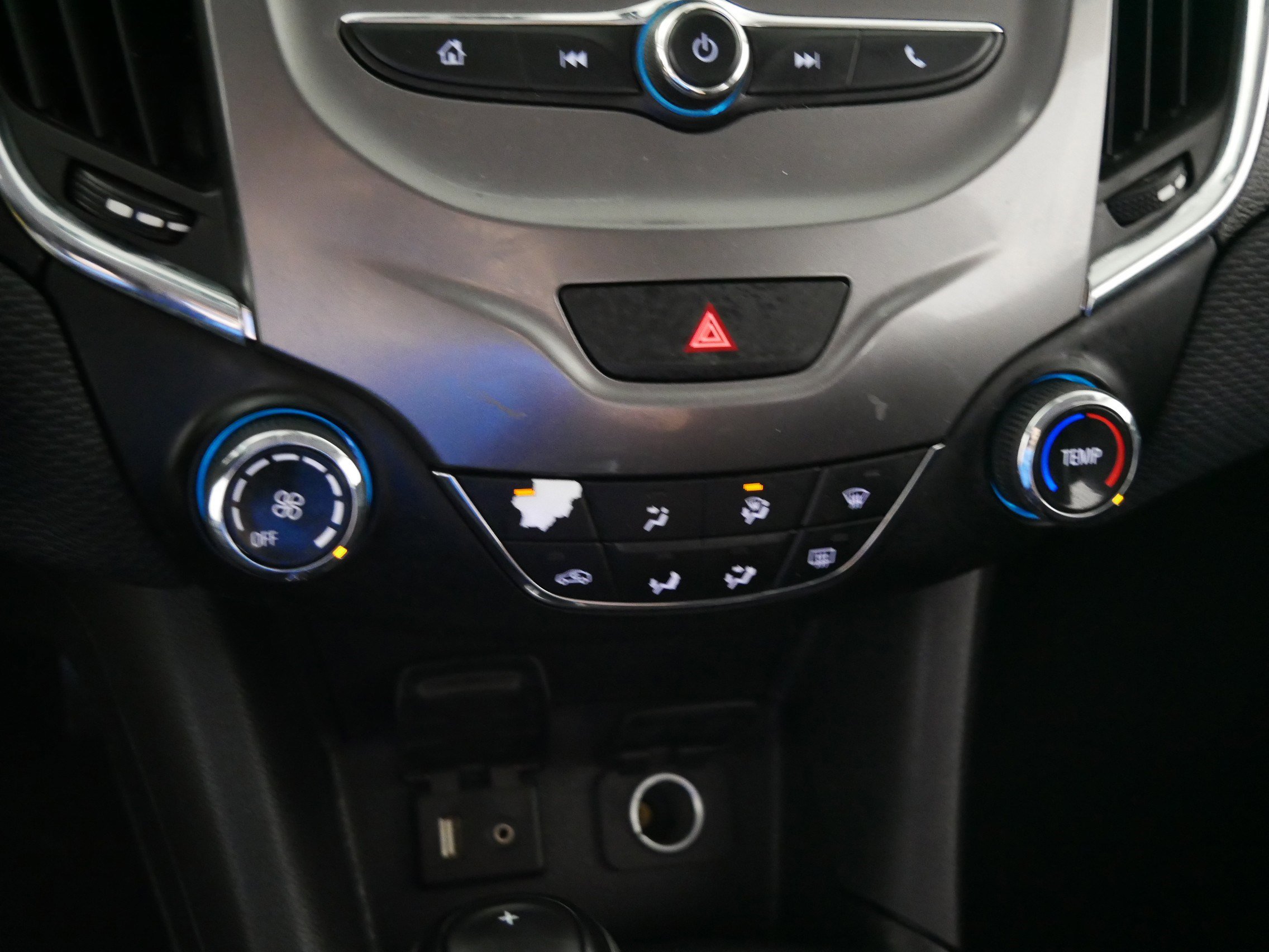 Used 2017 Chevrolet Cruze LT image 22