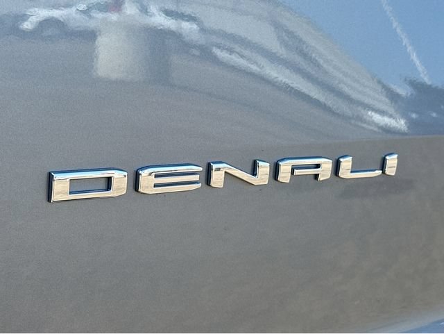 New 2026 GMC Acadia Denali Ultimate w/ LPO, Floor Liner Package AWD/4WD image 16