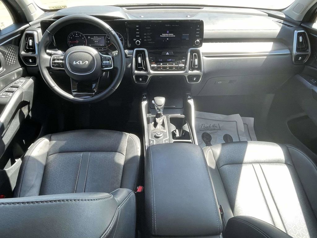 Used 2022 Kia Sorento S FWD image 11