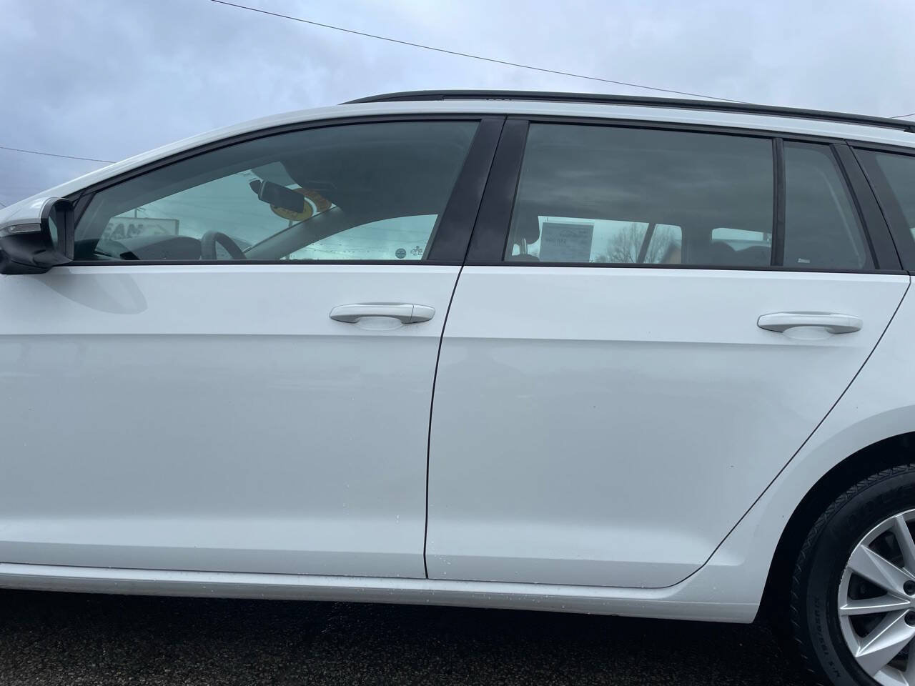 Used 2016 Volkswagen Golf S FWD image 8