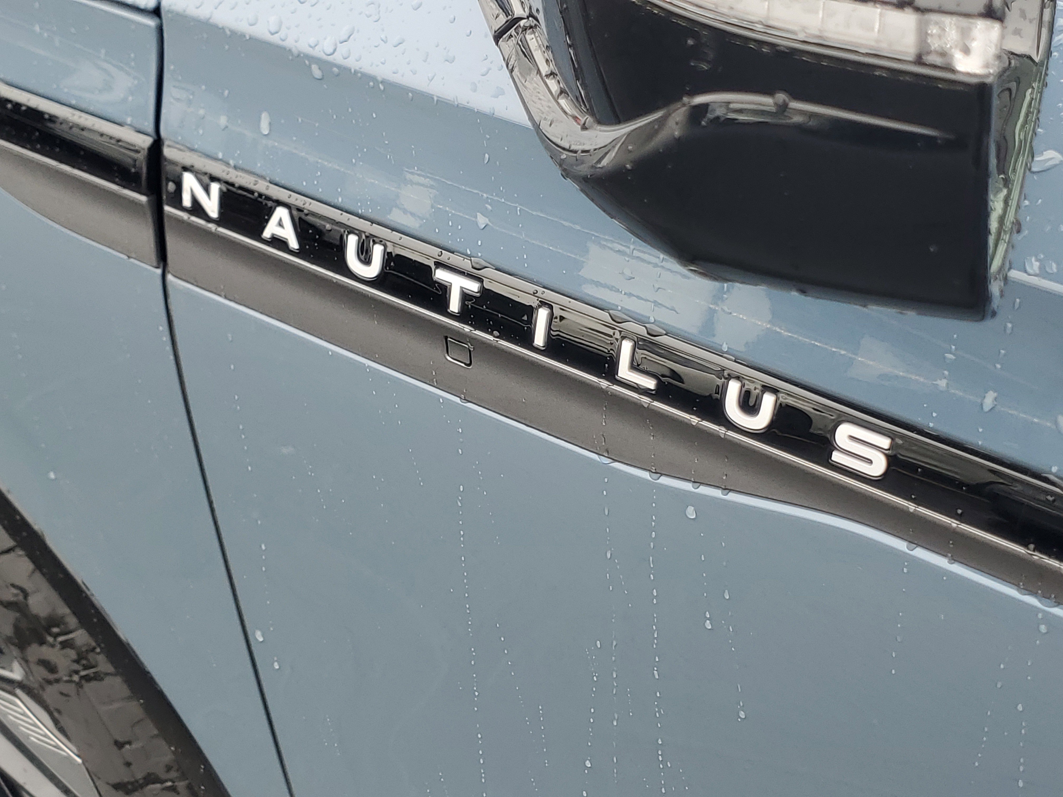 New 2026 Lincoln Nautilus Reserve w/ Jet Appearance Package image 7