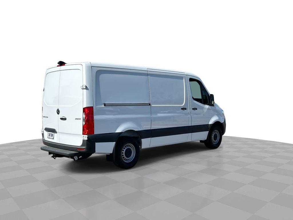 Used 2025 Mercedes-Benz Sprinter 2500 image 8