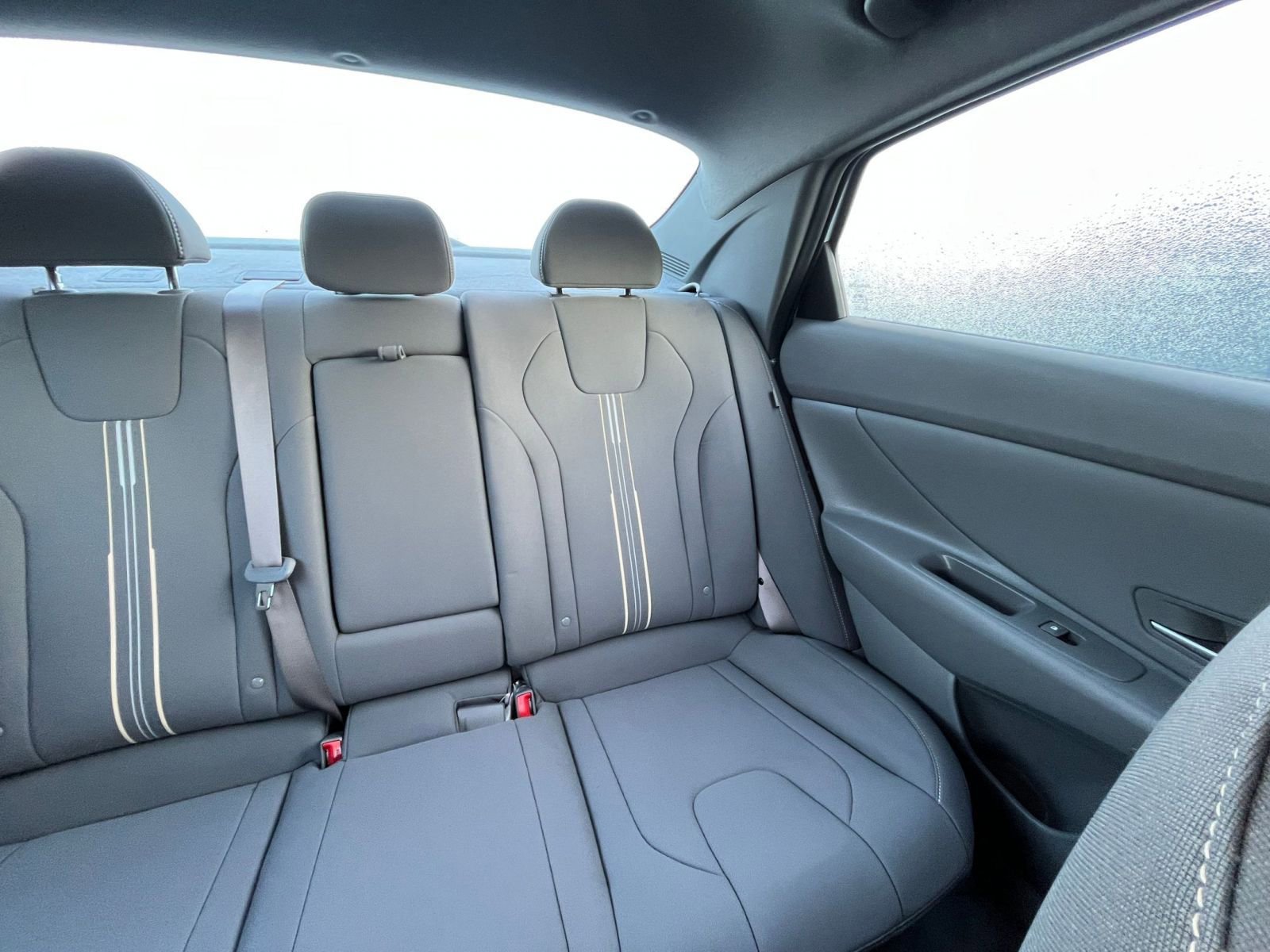 Used 2025 Hyundai Elantra SEL image 36