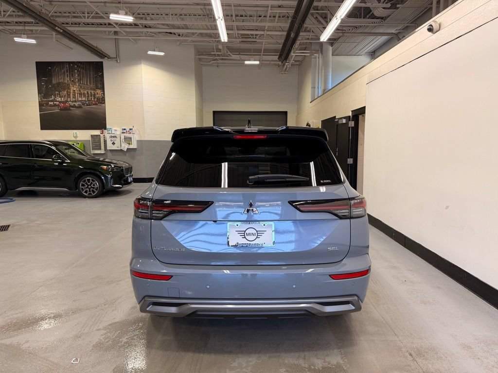 Used 2025 Mitsubishi Outlander SEL AWD/4WD image 4