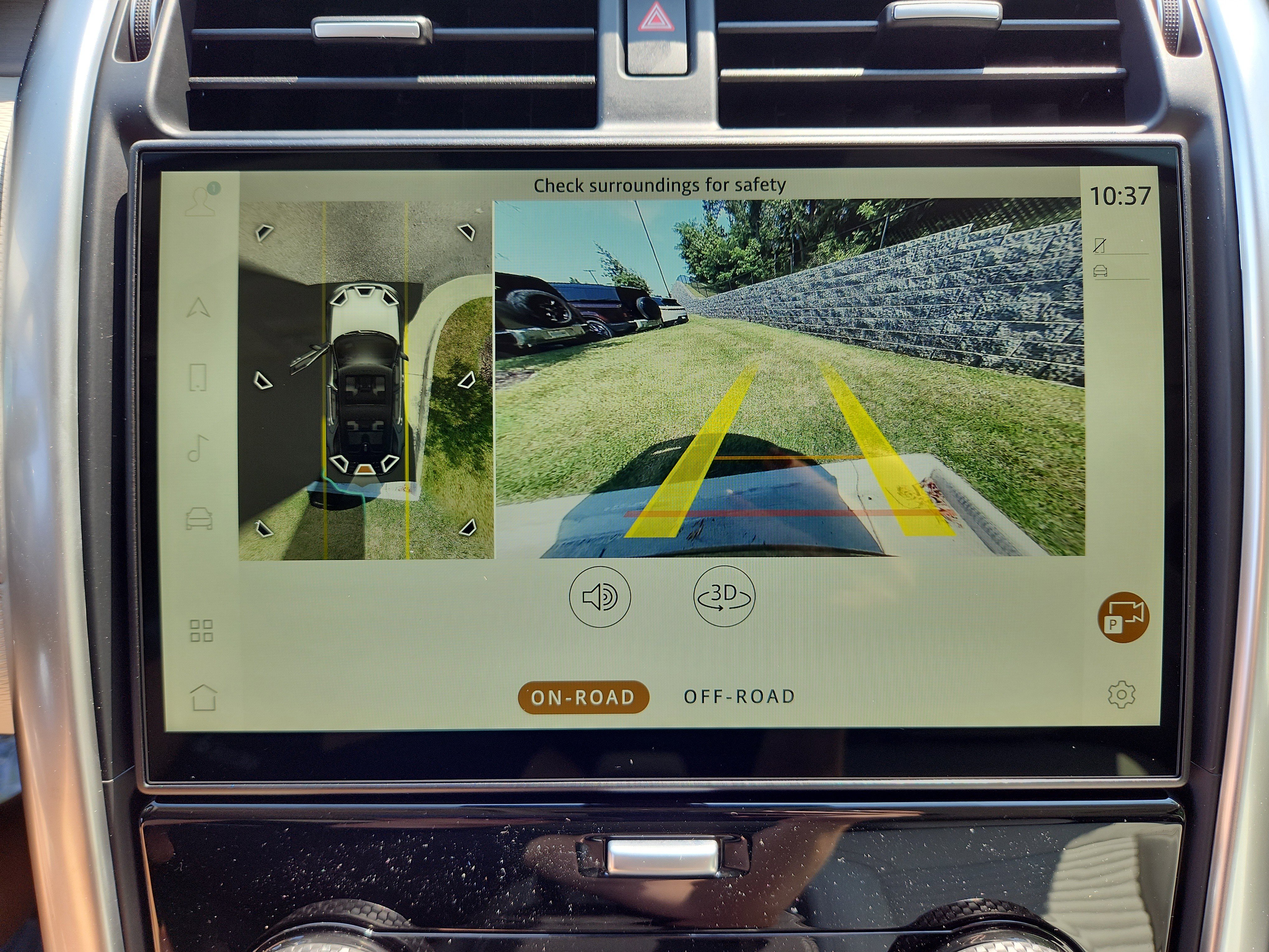 New 2025 Land Rover Discovery Dynamic SE image 22