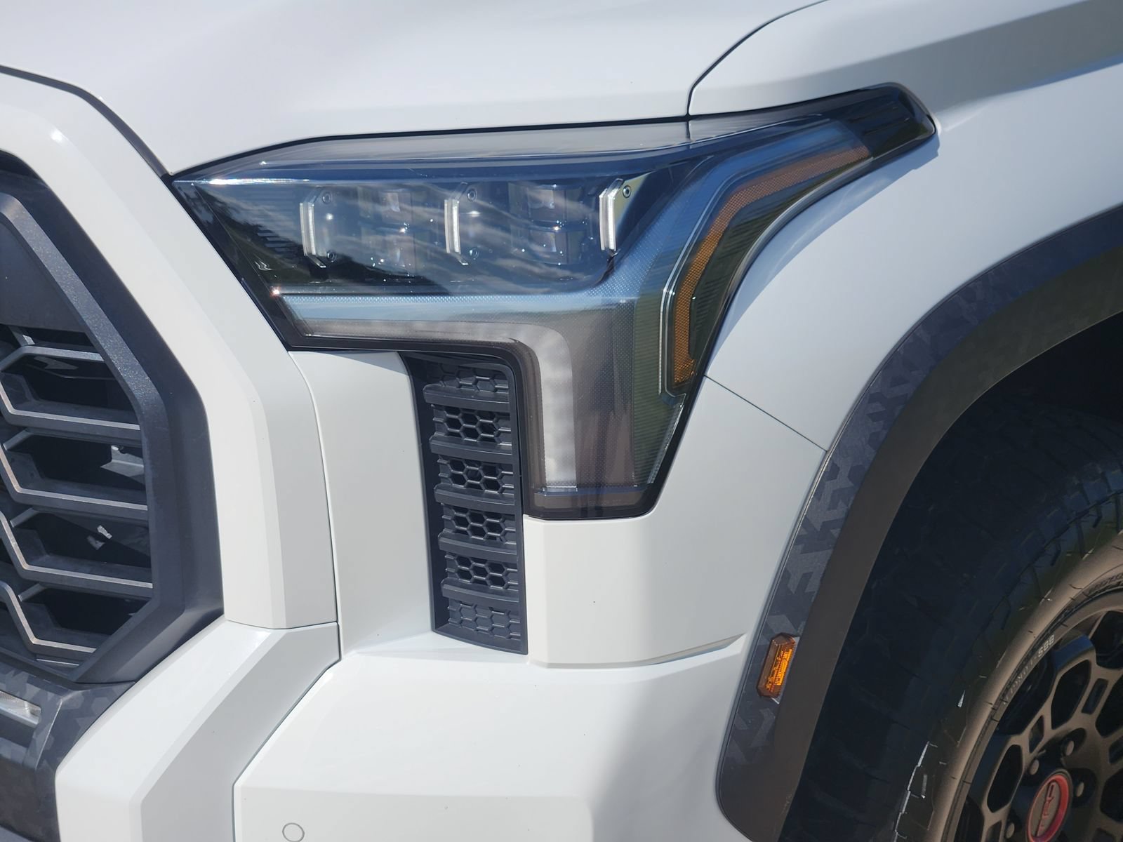 Used 2022 Toyota Tundra TRD Pro AWD/4WD image 9