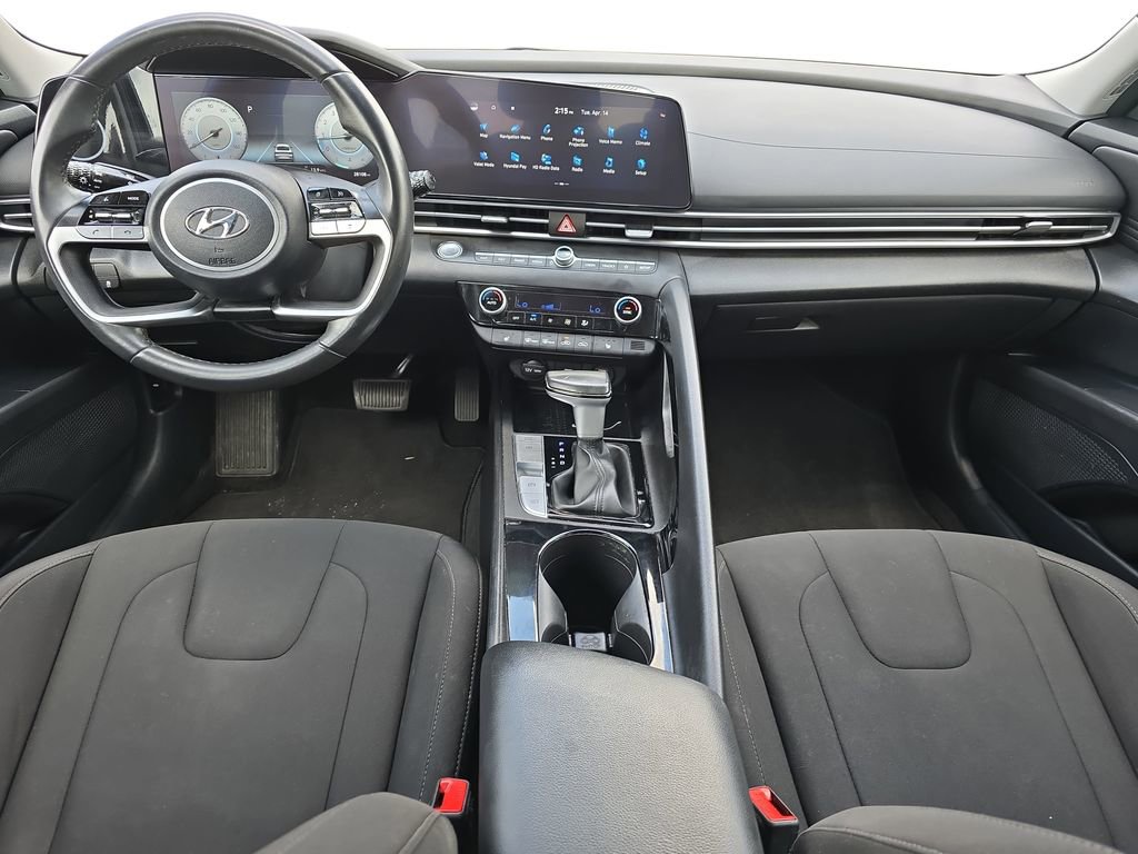 Used 2023 Hyundai Elantra SEL w/ Convenience Package image 9