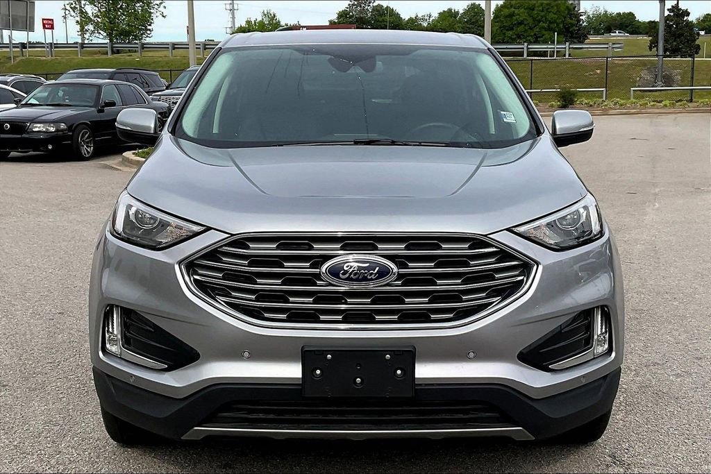 Used 2024 Ford Edge Titanium image 2