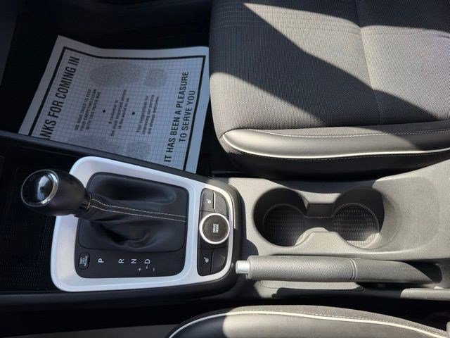 Used 2023 Hyundai Venue Limited image 29