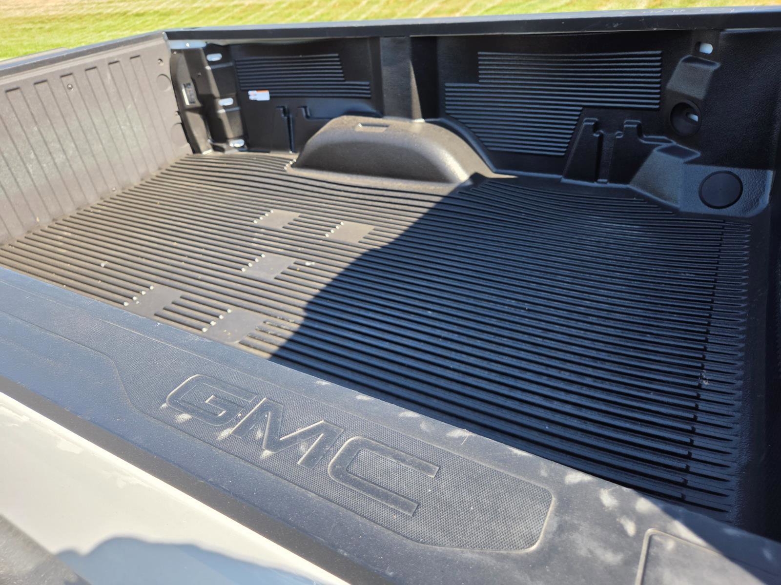 Used 2025 GMC Sierra 1500 Pro w/ Pro Value Package AWD/4WD image 6