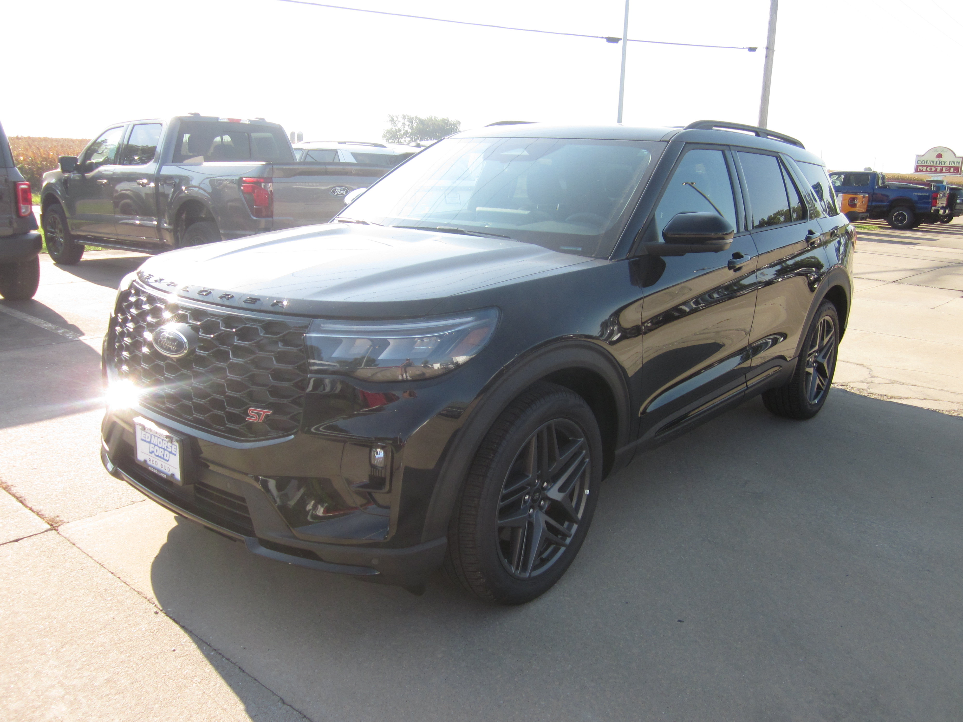 New 2026 Ford Explorer ST w/ Sun And Sound Package AWD/4WD image 3