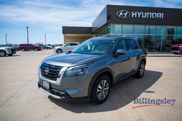Used 2025 Nissan Pathfinder SL