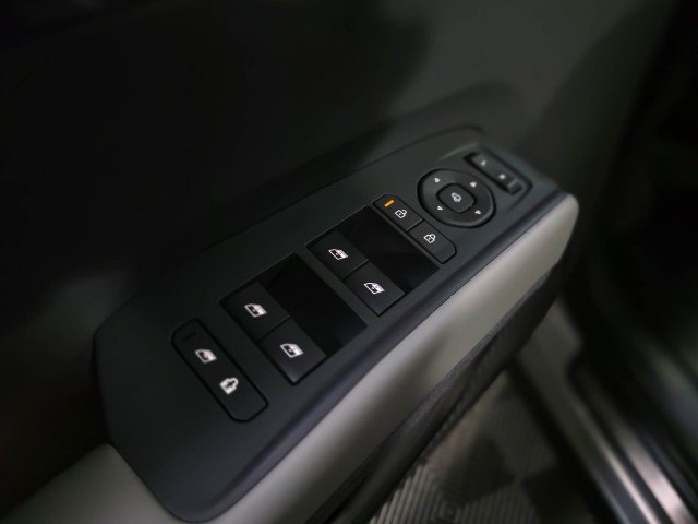 Used 2024 Kia EV9 Land image 34