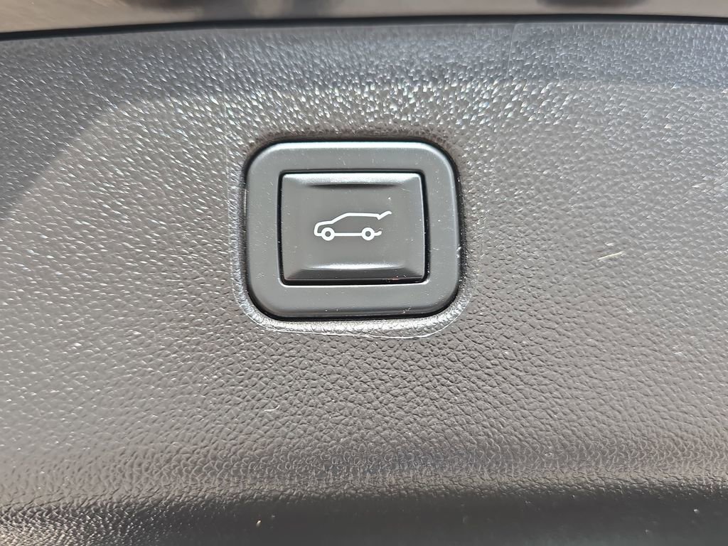 Used 2023 Chevrolet Blazer LT FWD image 13