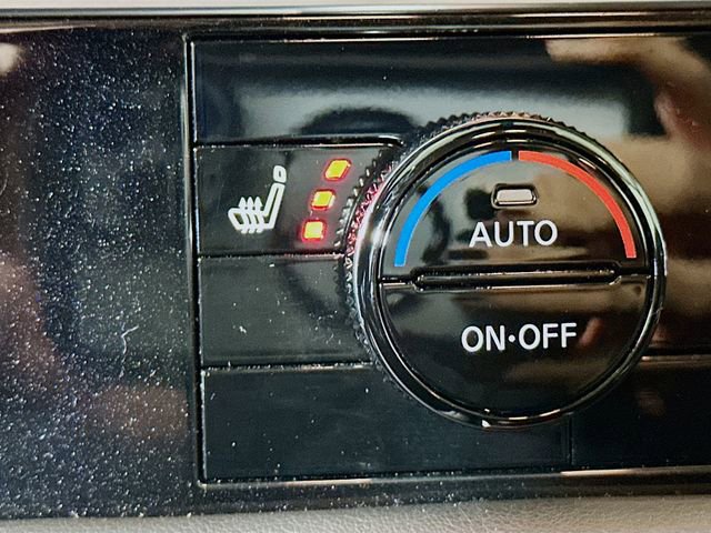 Used 2025 Nissan Pathfinder SV image 21