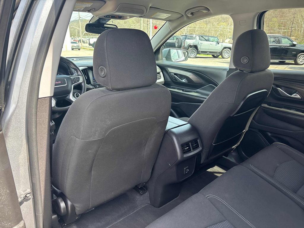Used 2024 GMC Terrain SLE AWD/4WD image 21