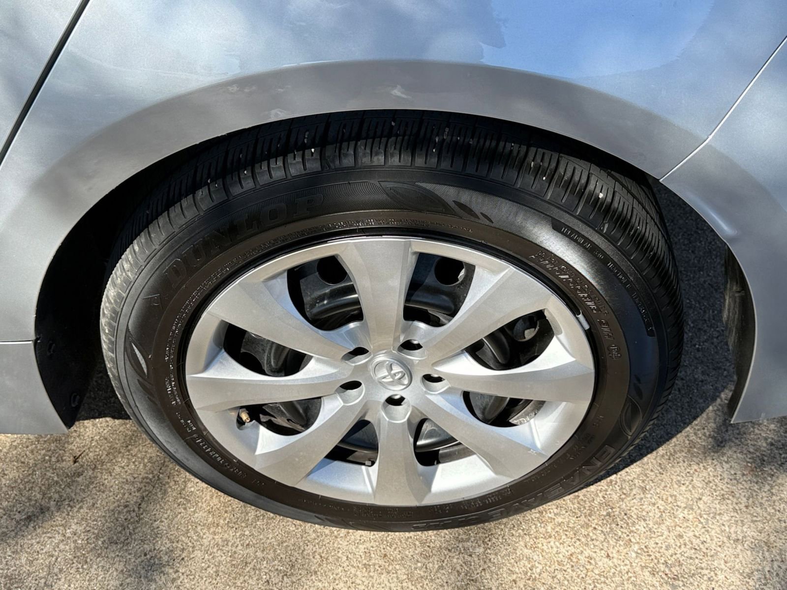 Used 2025 Toyota Corolla LE image 30