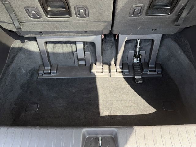 Used 2025 Kia Carnival FWD image 39