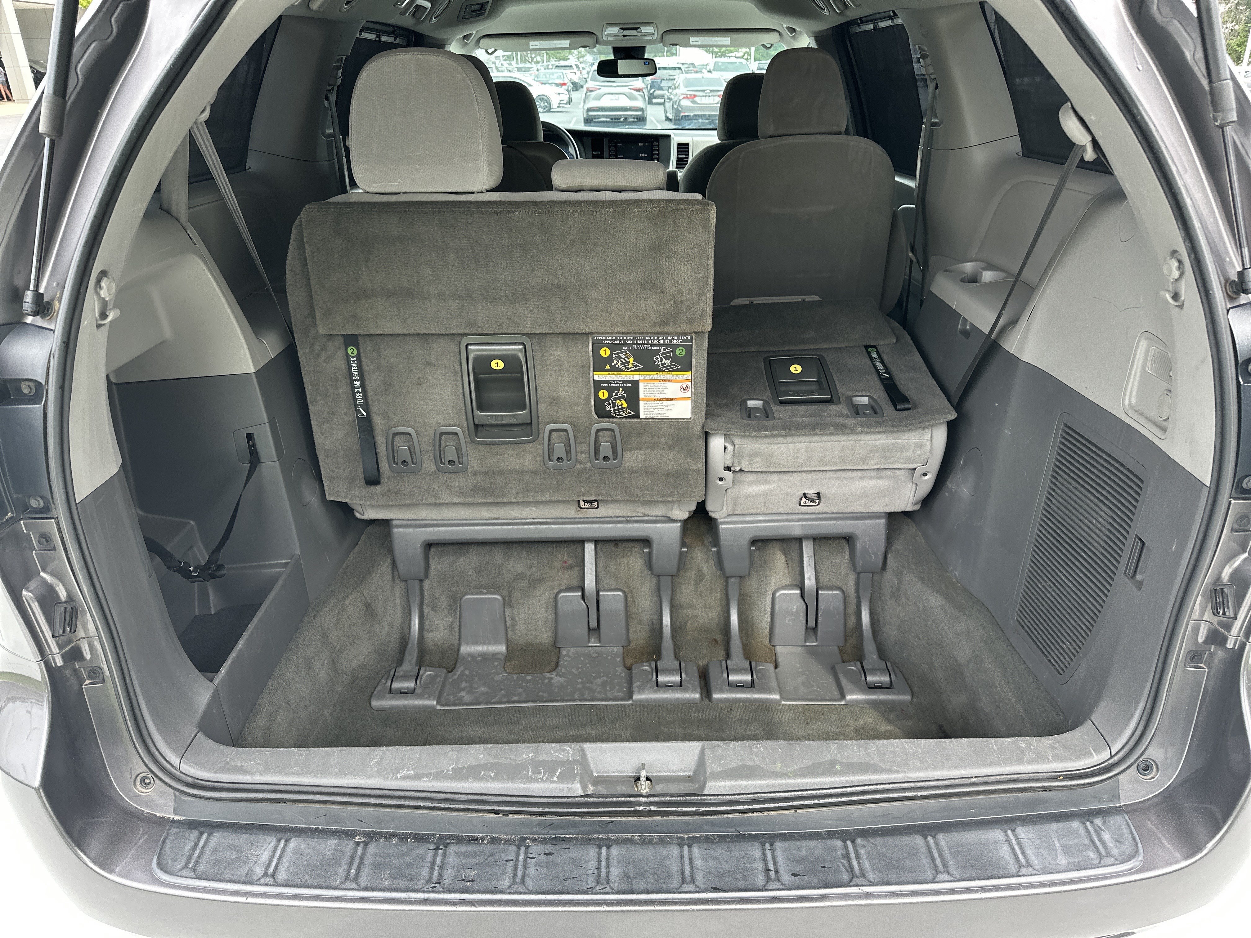 Used 2018 Toyota Sienna LE FWD image 33