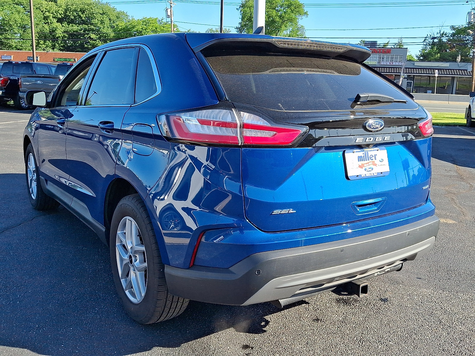 Certified 2024 Ford Edge SEL w/ Convenience Package AWD/4WD image 4