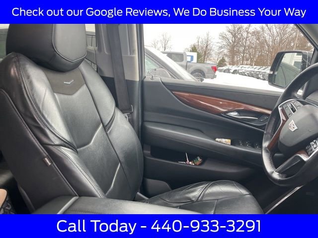 Used 2019 Cadillac Escalade Luxury image 12