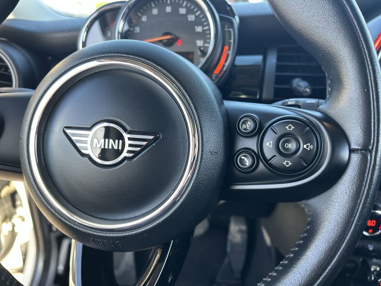 Used 2021 MINI Cooper 2-Door Hardtop image 21