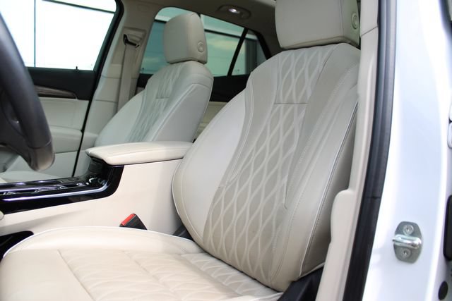 Used 2022 Buick Envision Avenir w/ Technology Package II FWD image 24