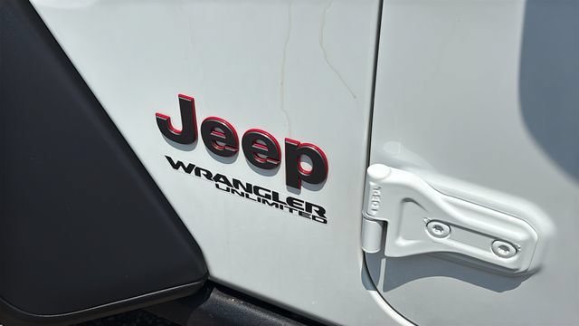 Used 2022 Jeep Wrangler Unlimited Rubicon w/ Xtreme Recon 35" Tire Package AWD/4WD image 40