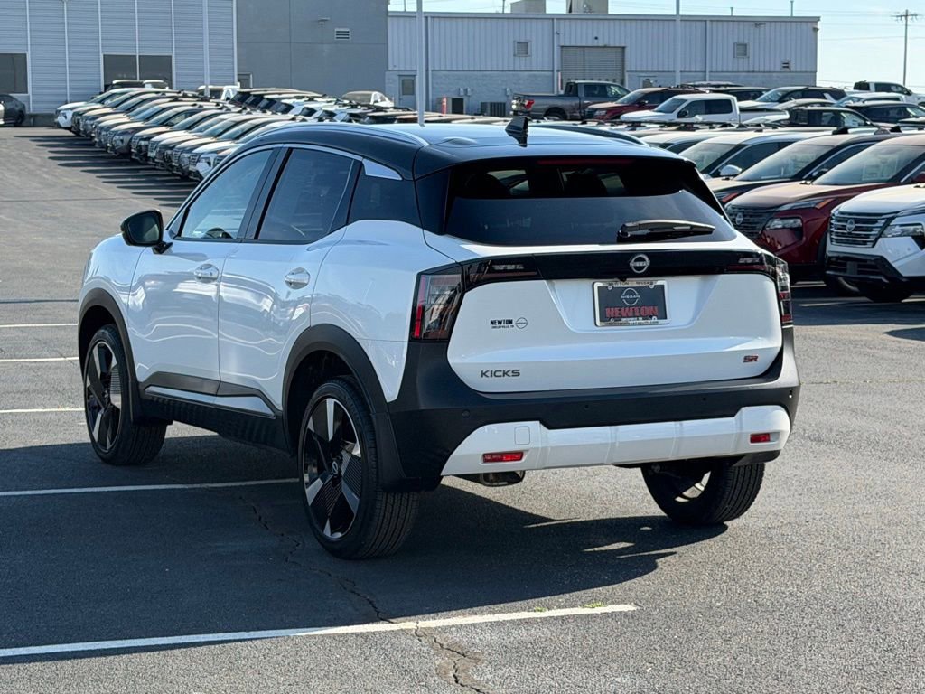 Used 2025 Nissan Kicks SR FWD image 7